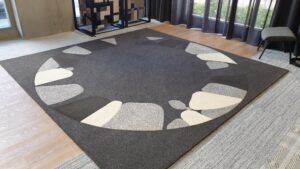 kihnuka villast vaip Helios(Aivi Valliste teostus)