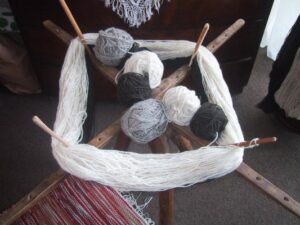 kihnumaalamba lõng kerilaual